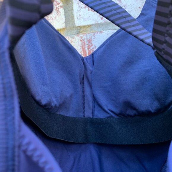 Lululemon shelf bra tank top - Picture 9 of 13